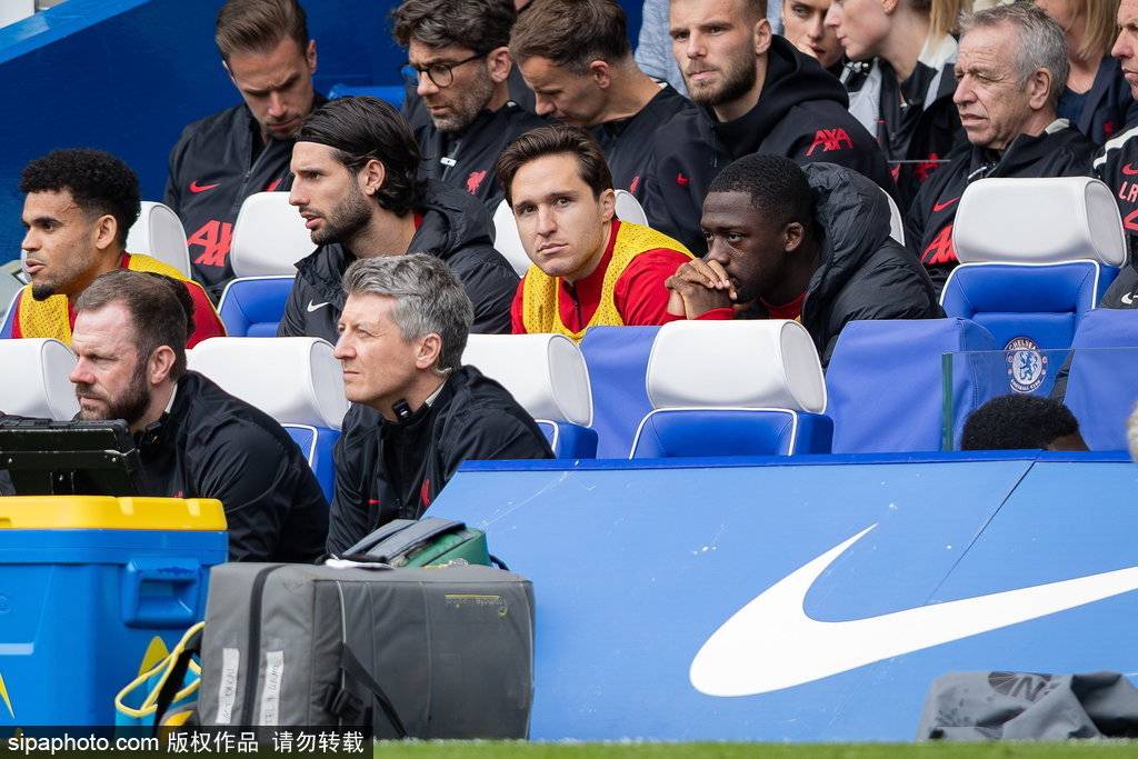 利物浦新帅斯洛特公开“敲打”！基耶萨的红军生涯，是重生还是彻底凉凉？