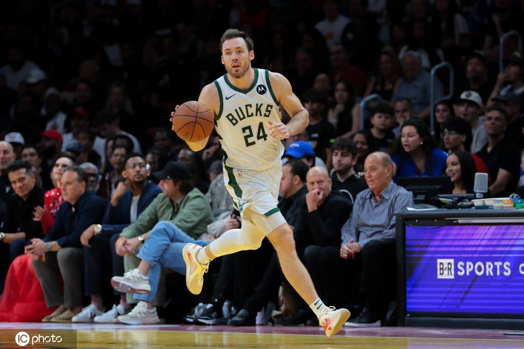 康诺顿深情告别雄鹿 效力7个赛季并跟随球队夺冠